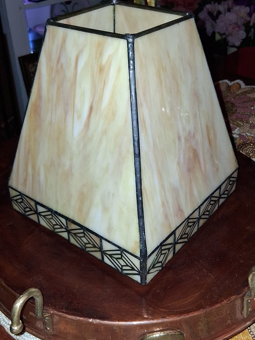 Stained Glass Slade Mission Style Glass Pyramid Lamp Shade in Cream/Brown/Black
